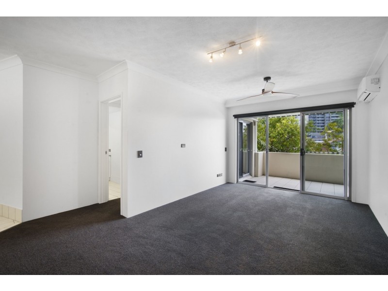 16/52 Queen Street, Southport QLD 4215