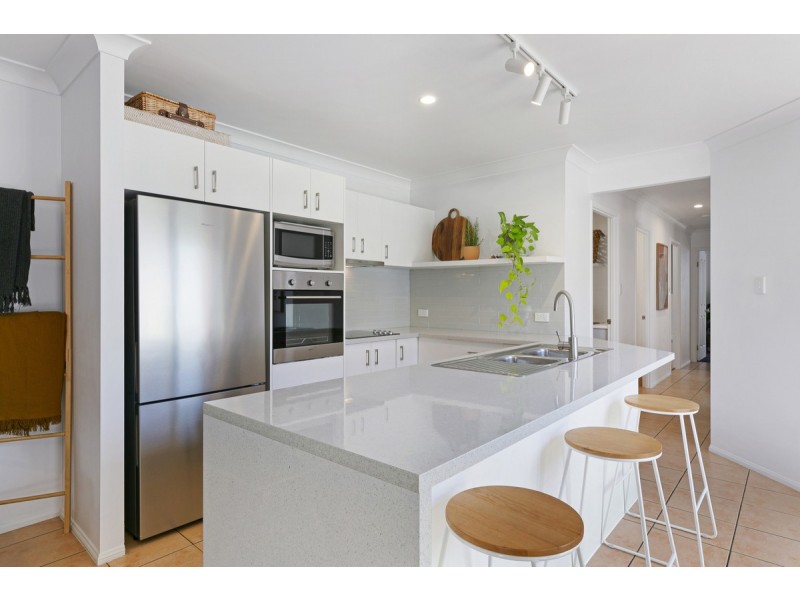 2/21 Ewan Street, Southport QLD 4215