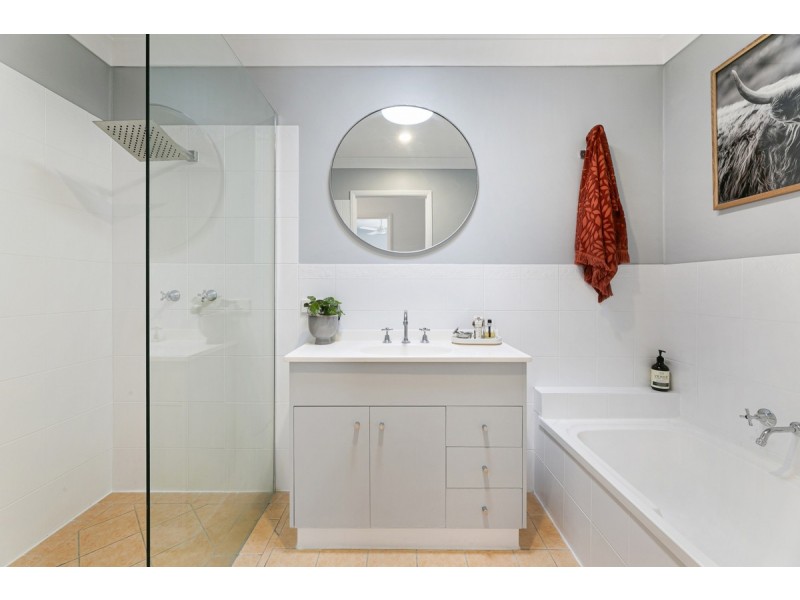 2/21 Ewan Street, Southport QLD 4215