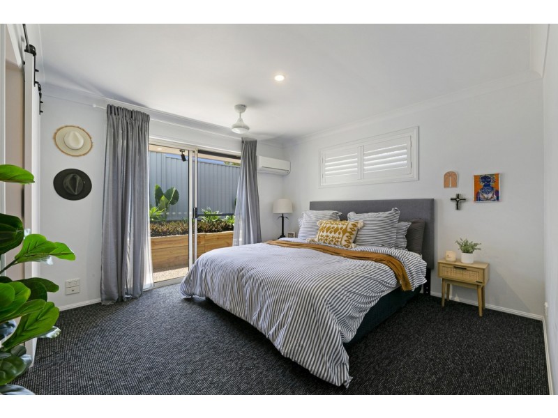 2/21 Ewan Street, Southport QLD 4215