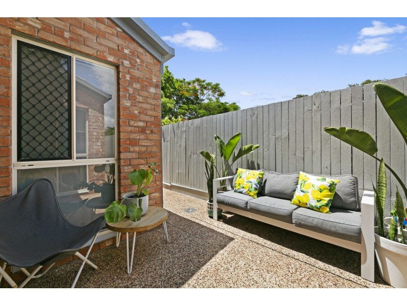 2/21 Ewan Street, Southport QLD 4215