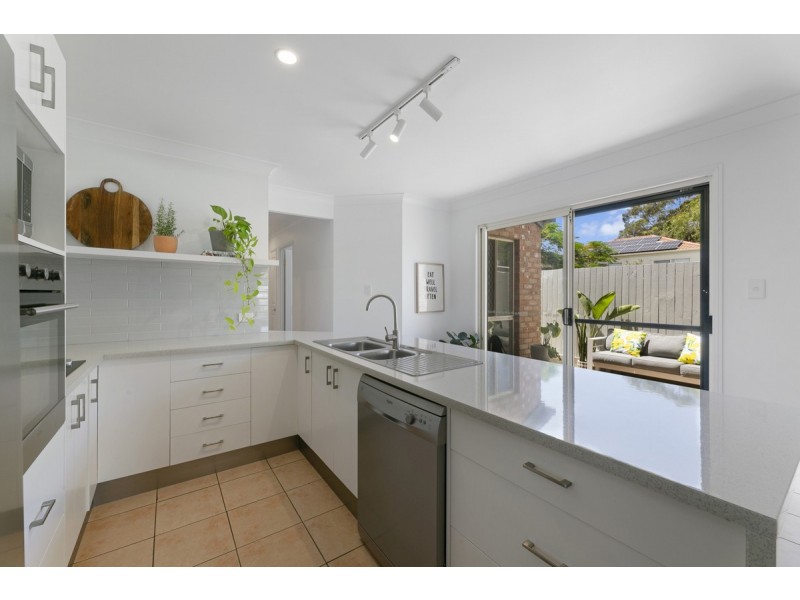 2/21 Ewan Street, Southport QLD 4215