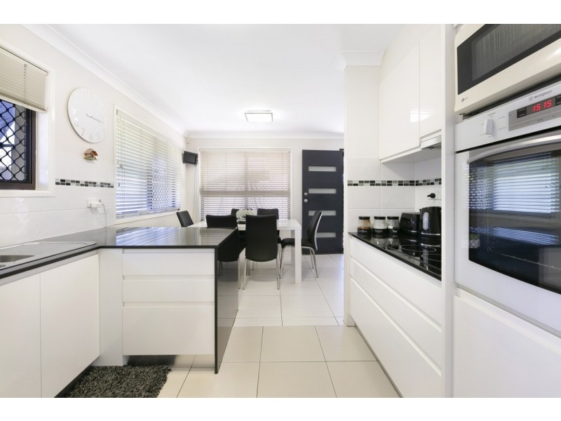 13 Hepworth Street, Arundel QLD 4214