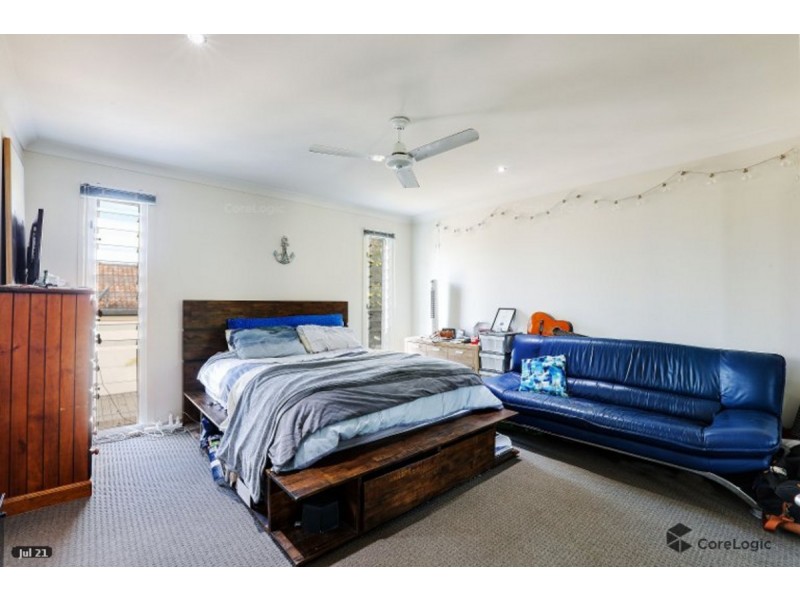 2/127 Pohlman Street, Southport QLD 4215