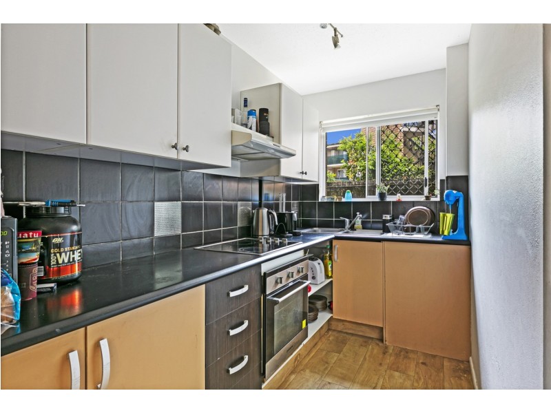 1/59 Bayview Street, Runaway Bay QLD 4216