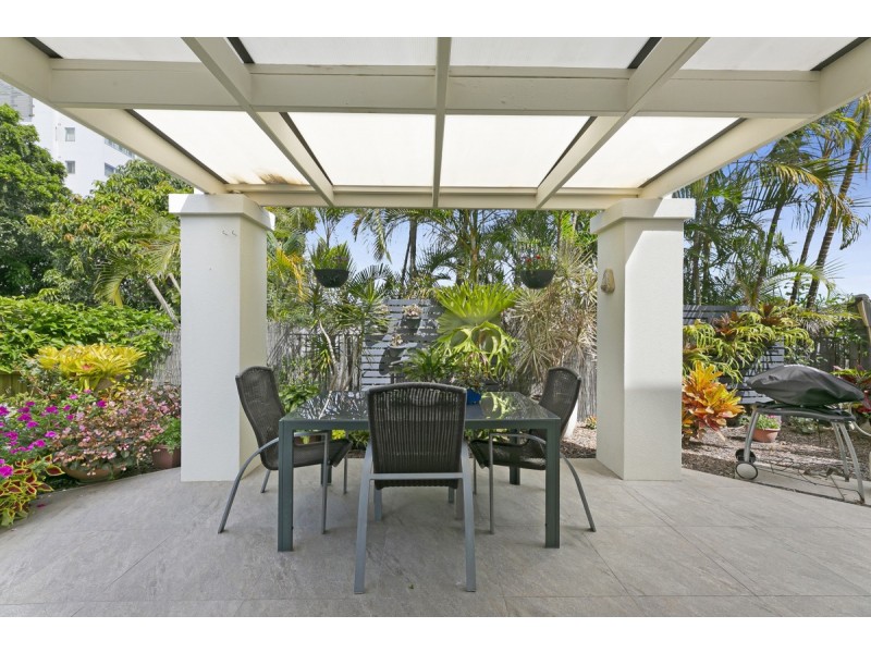 4/23-25 Bauer Street, Southport QLD 4215