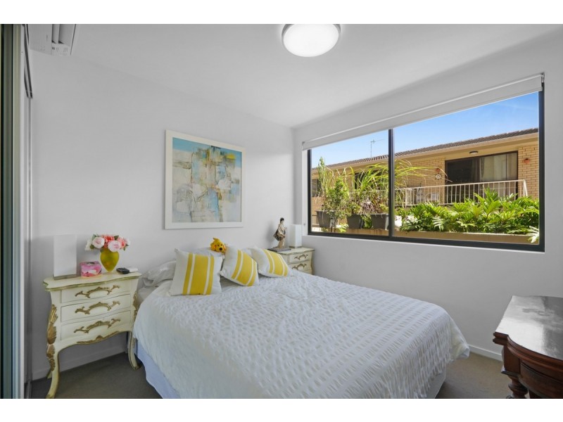 1/43 Lenneberg Street, Southport QLD 4215