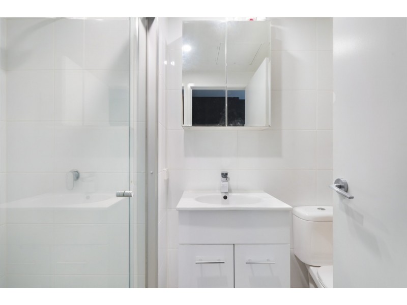 1/43 Lenneberg Street, Southport QLD 4215