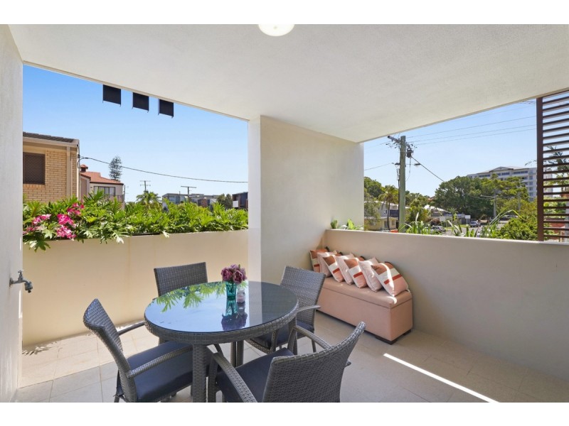 1/43 Lenneberg Street, Southport QLD 4215