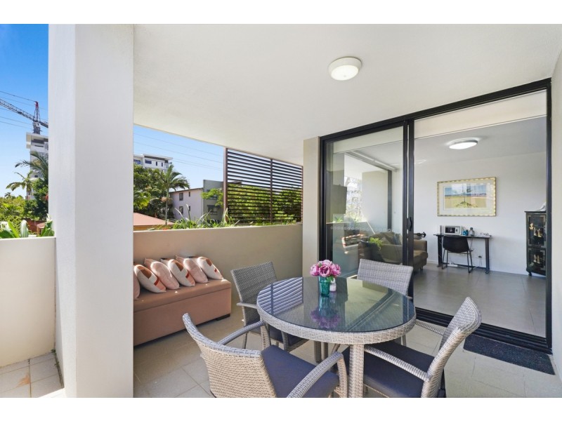1/43 Lenneberg Street, Southport QLD 4215