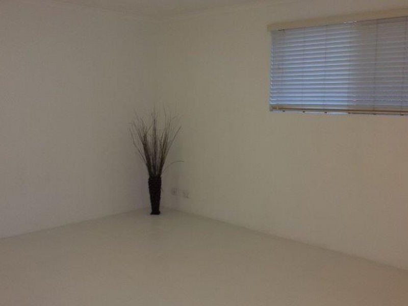 6/210 Scarborough Street, Southport QLD 4215