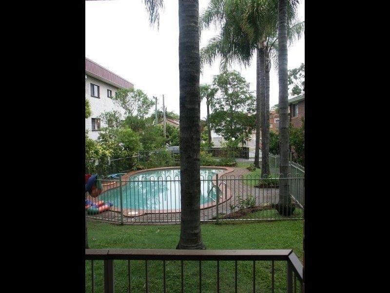 6/210 Scarborough Street, Southport QLD 4215