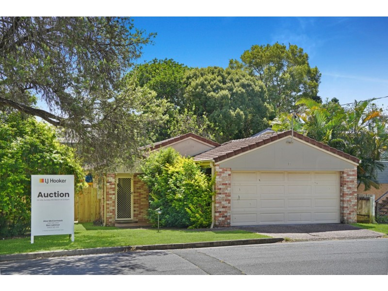 15 Lara Avenue, Southport QLD 4215