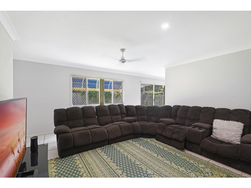 15 Lara Avenue, Southport QLD 4215