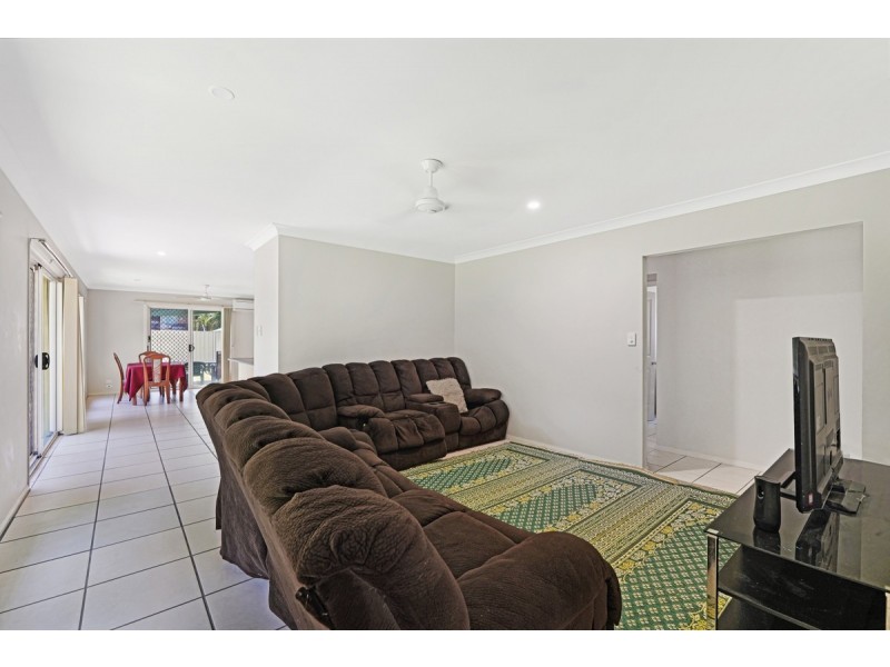 15 Lara Avenue, Southport QLD 4215