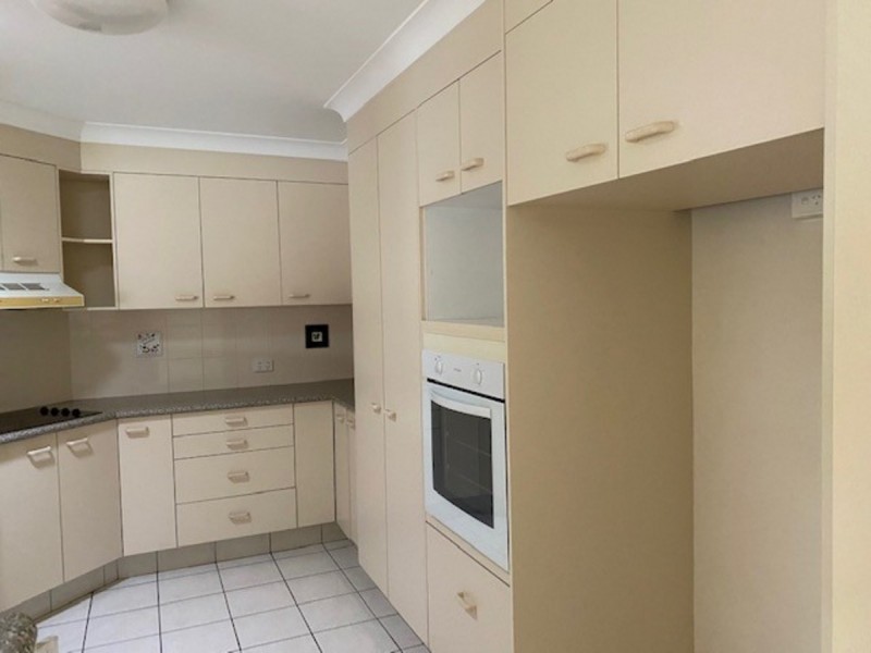 2/17 William Street, Southport QLD 4215
