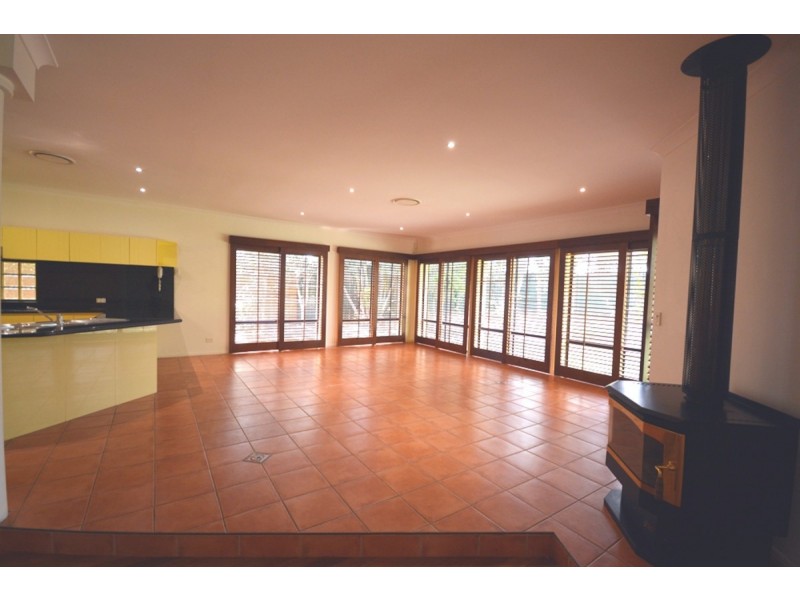 3152 Riverleigh Drive, Hope Island QLD 4212