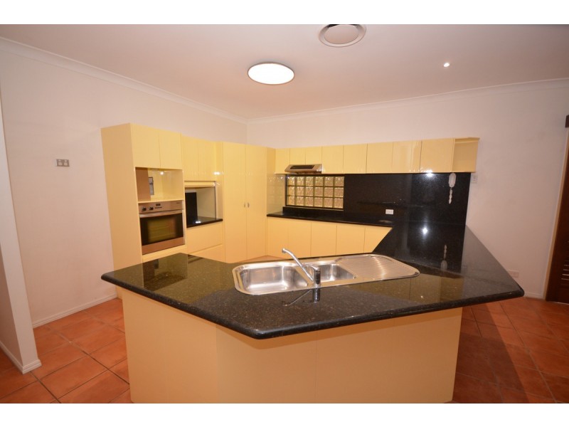 3152 Riverleigh Drive, Hope Island QLD 4212