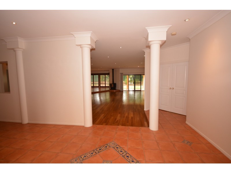 3152 Riverleigh Drive, Hope Island QLD 4212