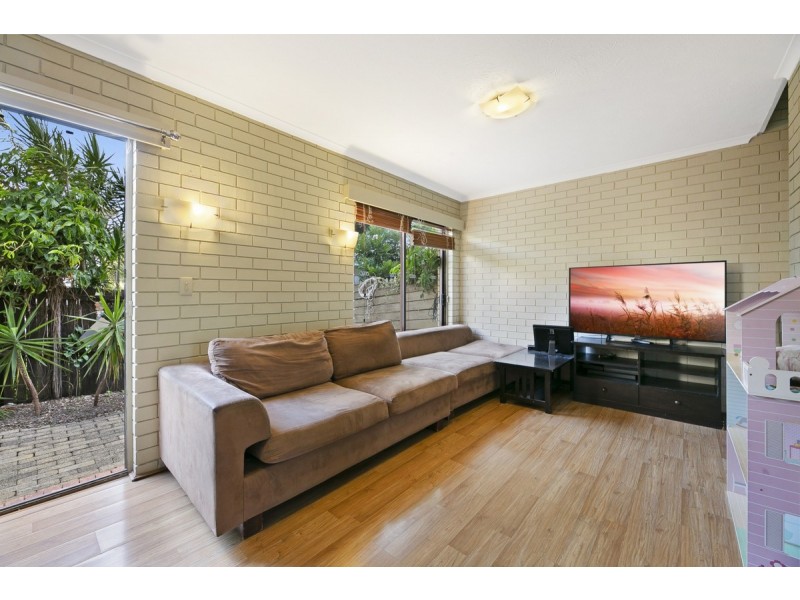 8/9 Proud Street, Labrador QLD 4215