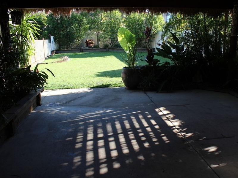 18 Ingles Circuit, Arundel QLD 4214