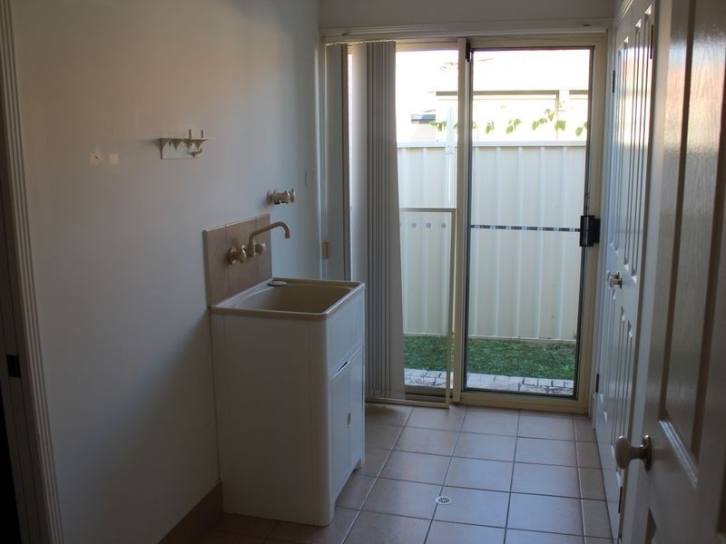 18 Ingles Circuit, Arundel QLD 4214