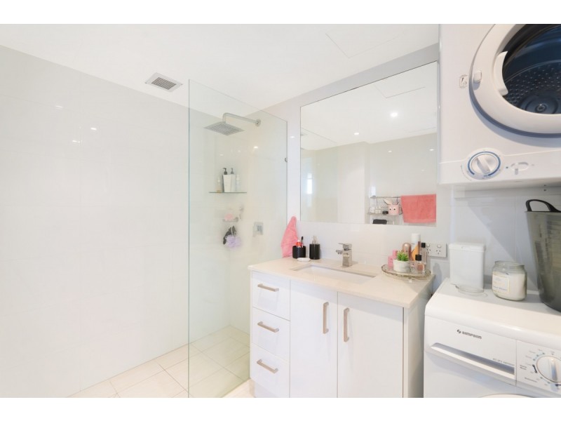 13C/114 Marine Parade, Southport QLD 4215