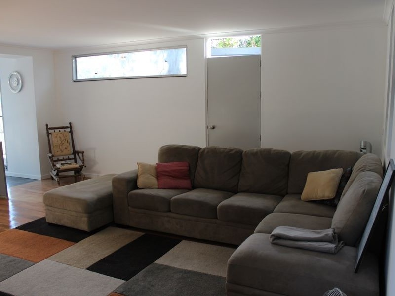 130 Falconer Street, Southport QLD 4215