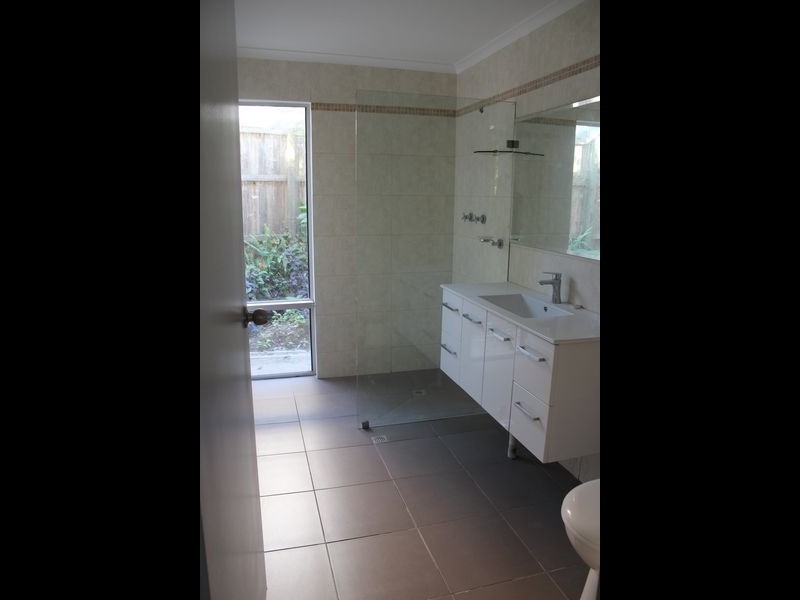 130 Falconer Street, Southport QLD 4215