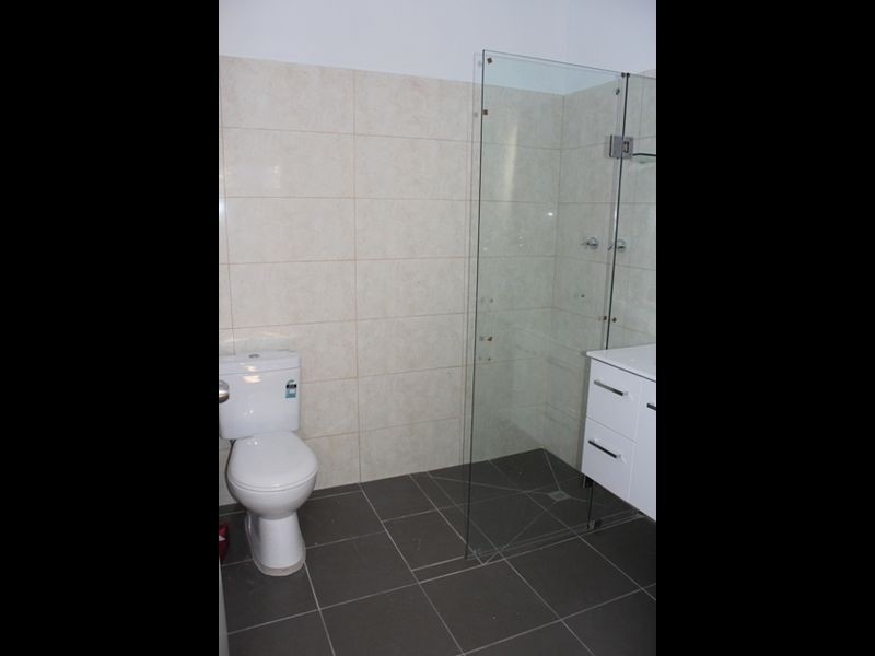 130 Falconer Street, Southport QLD 4215