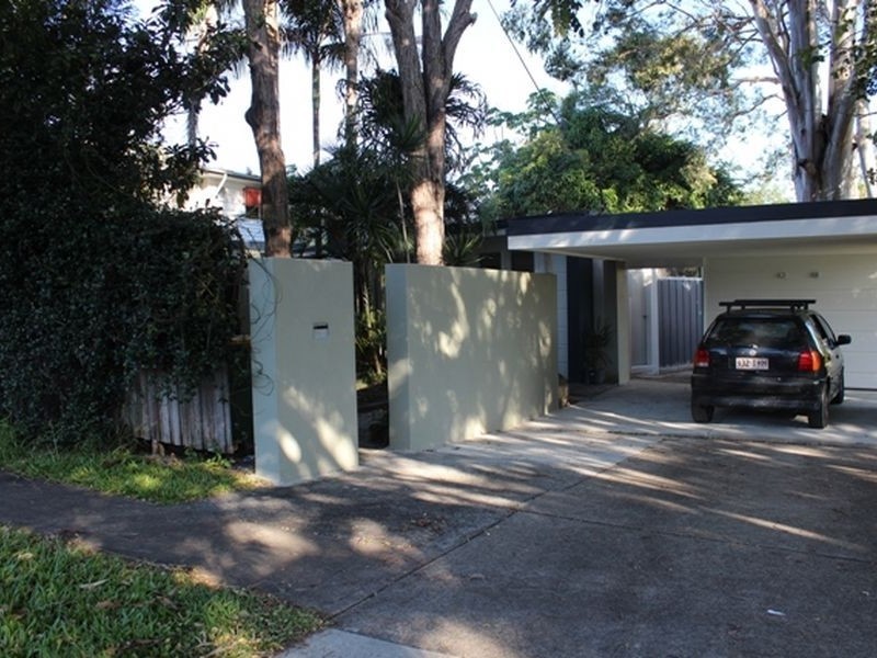 130 Falconer Street, Southport QLD 4215