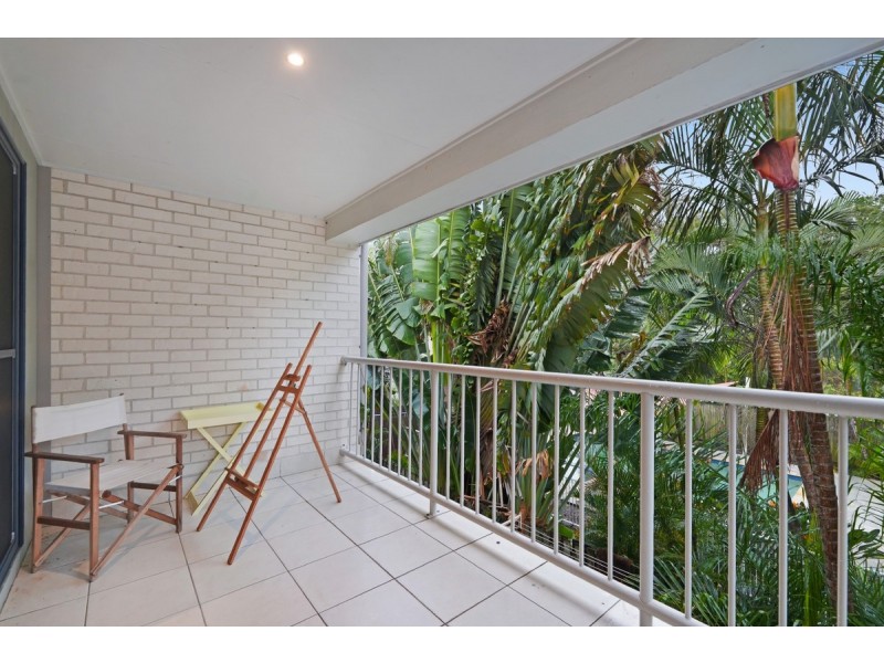 2/170 Whiting Street, Labrador QLD 4215