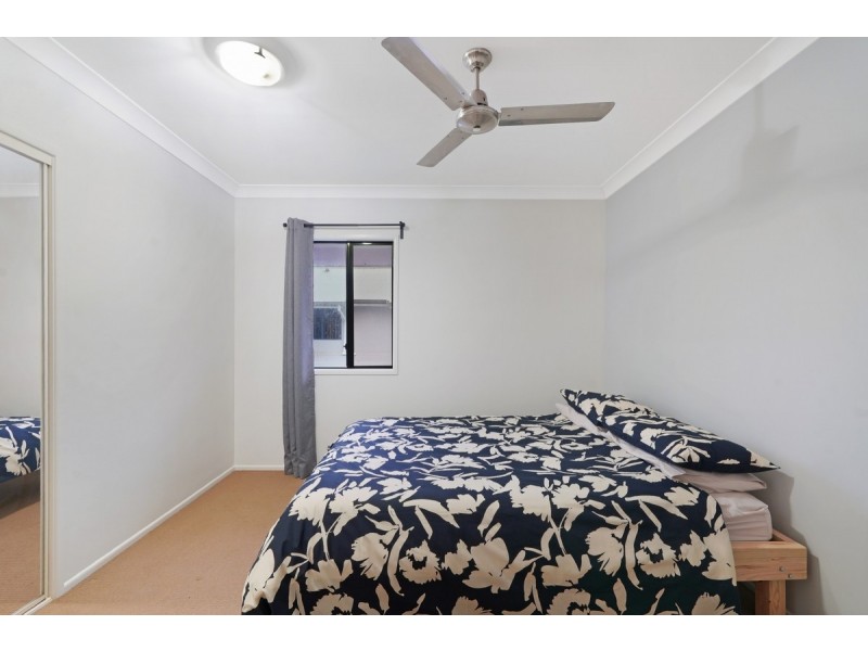 2/170 Whiting Street, Labrador QLD 4215