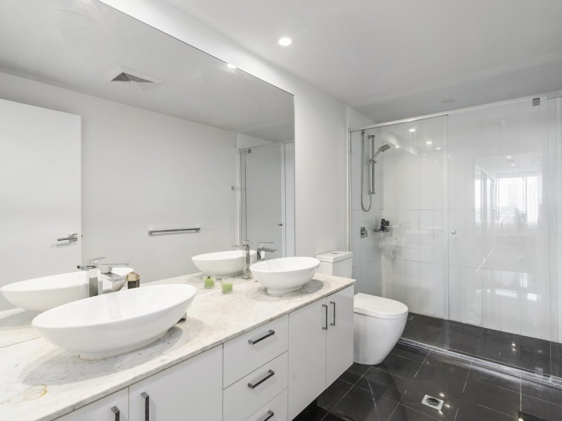 2302/5 Harbourside Court, Biggera Waters QLD 4216
