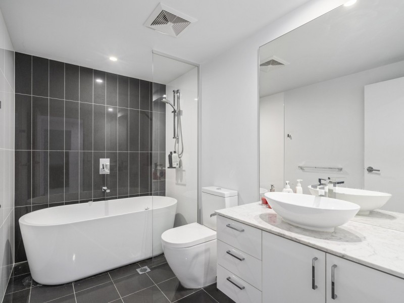 2302/5 Harbourside Court, Biggera Waters QLD 4216
