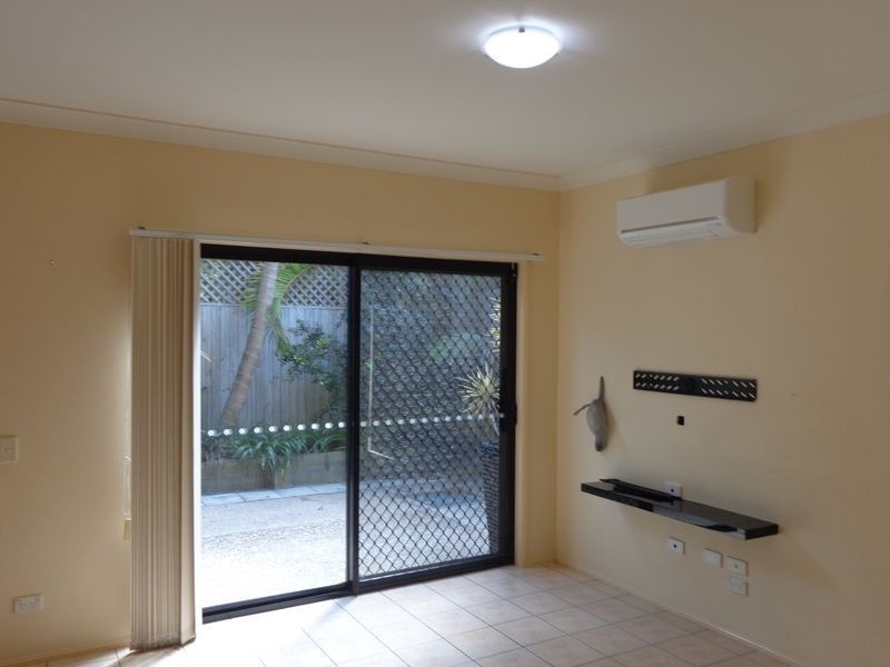 8/23 Blake Street, Southport QLD 4215