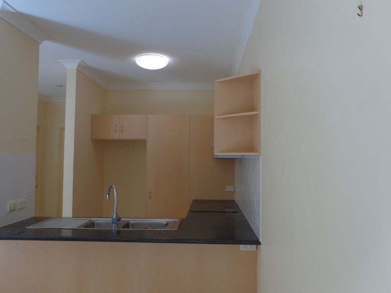 8/23 Blake Street, Southport QLD 4215