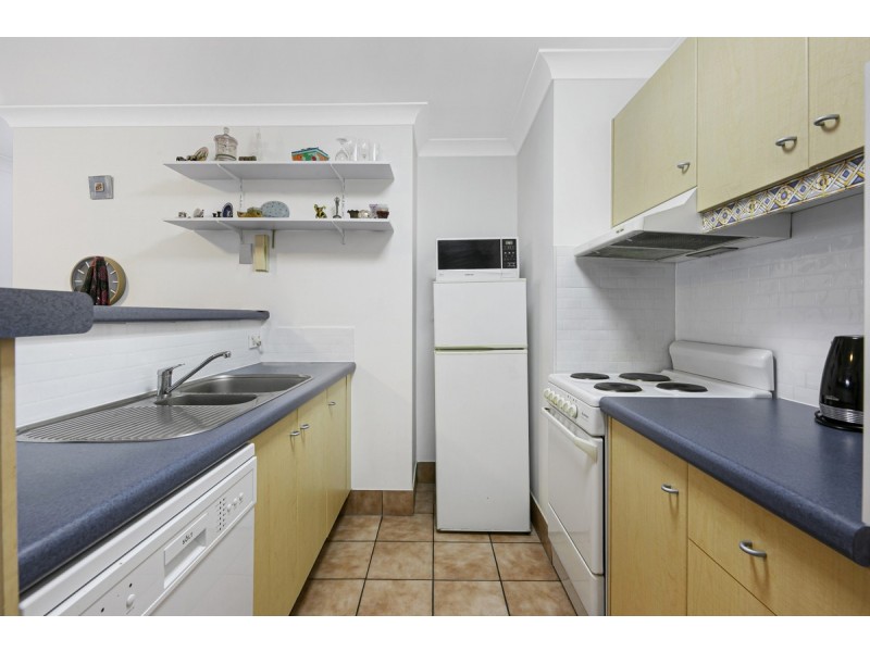40/11-17 Philip Avenue, Broadbeach QLD 4218