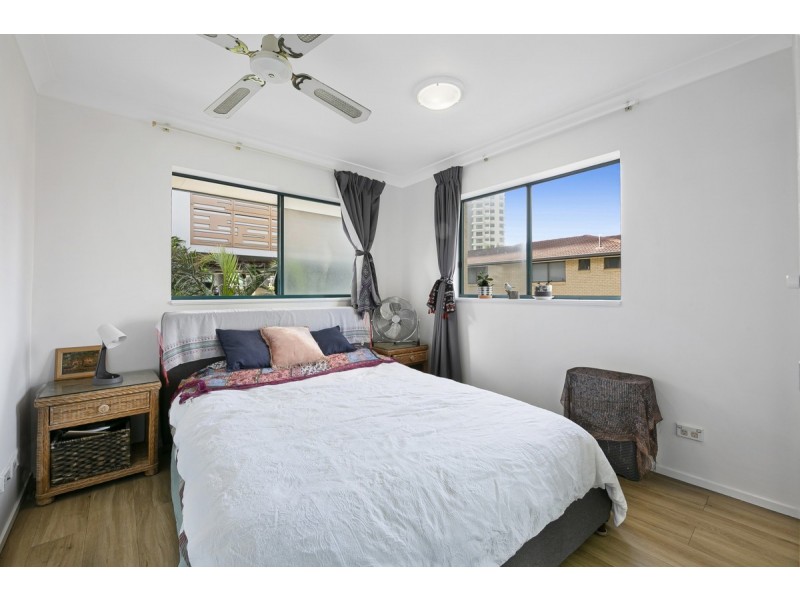 40/11-17 Philip Avenue, Broadbeach QLD 4218