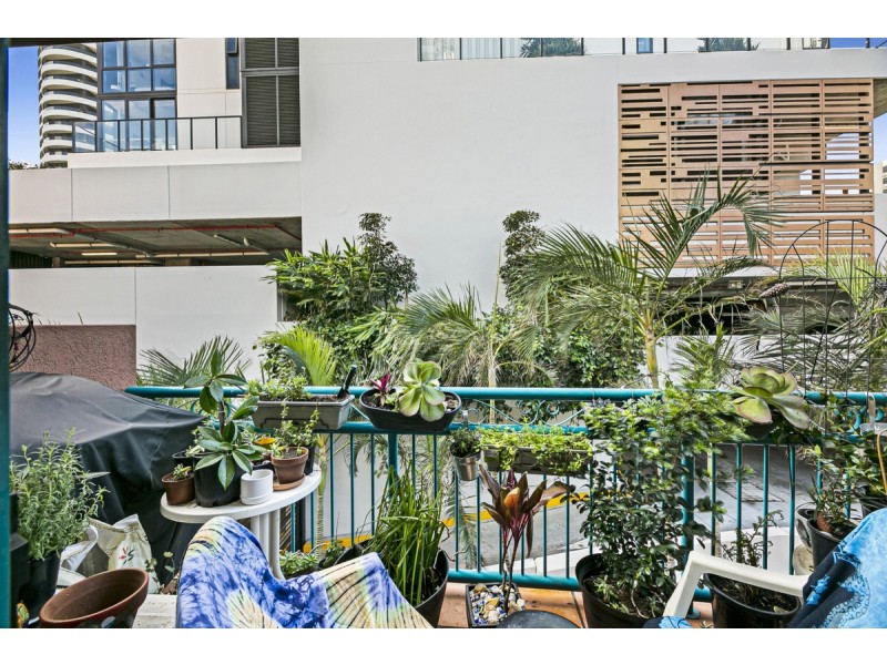 40/11-17 Philip Avenue, Broadbeach QLD 4218