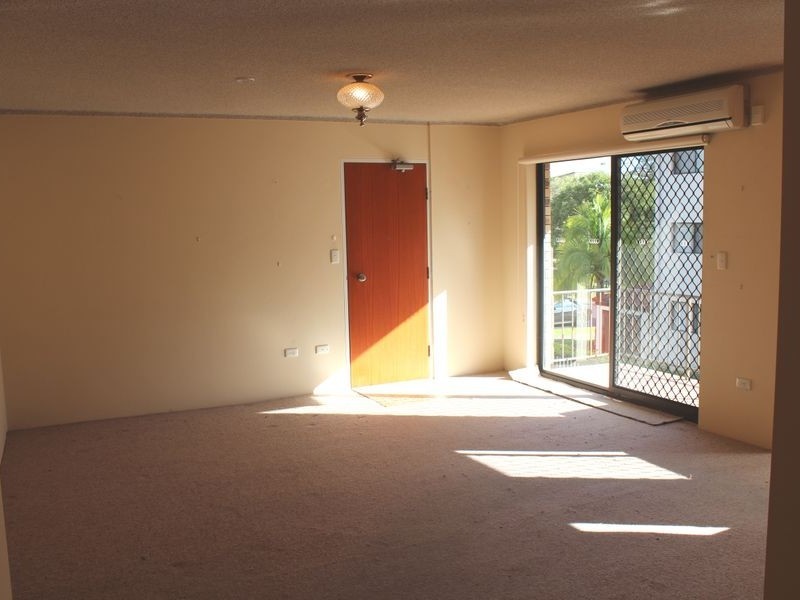 2/29 Lenneberg Street, Southport QLD 4215