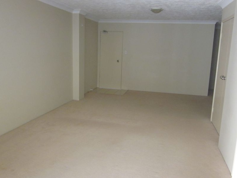 4/17 Lather Street, Southport QLD 4215