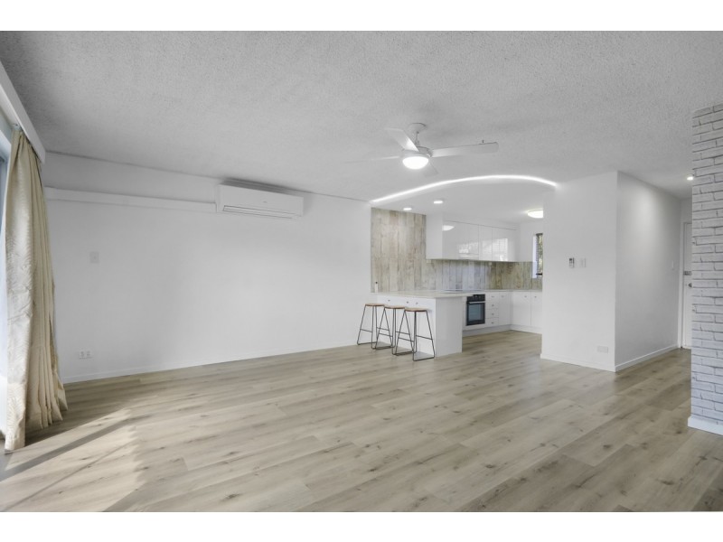 33/224 Marine Parade, Labrador QLD 4215