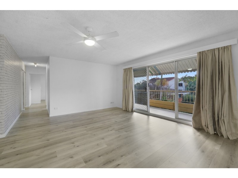 33/224 Marine Parade, Labrador QLD 4215