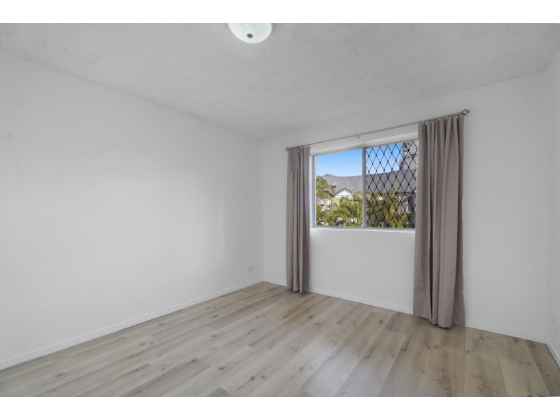 33/224 Marine Parade, Labrador QLD 4215