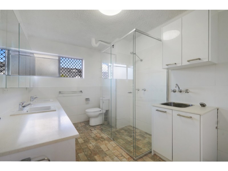 33/224 Marine Parade, Labrador QLD 4215