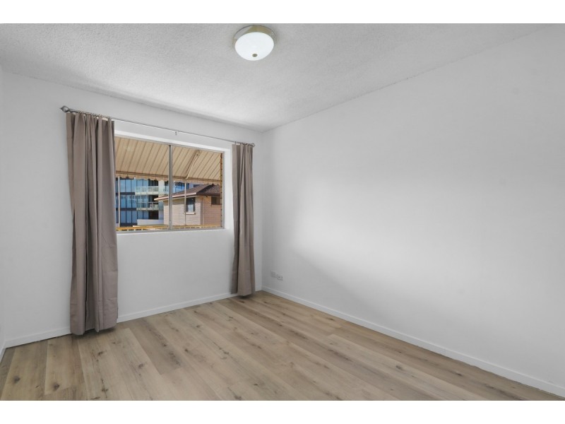 33/224 Marine Parade, Labrador QLD 4215