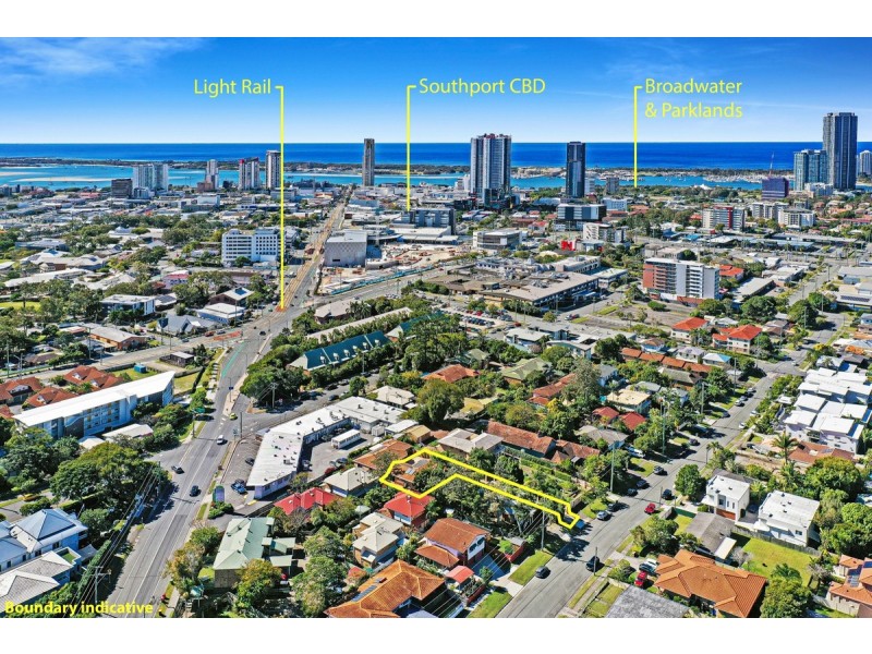 1/71A Eugaree Street, Southport QLD 4215