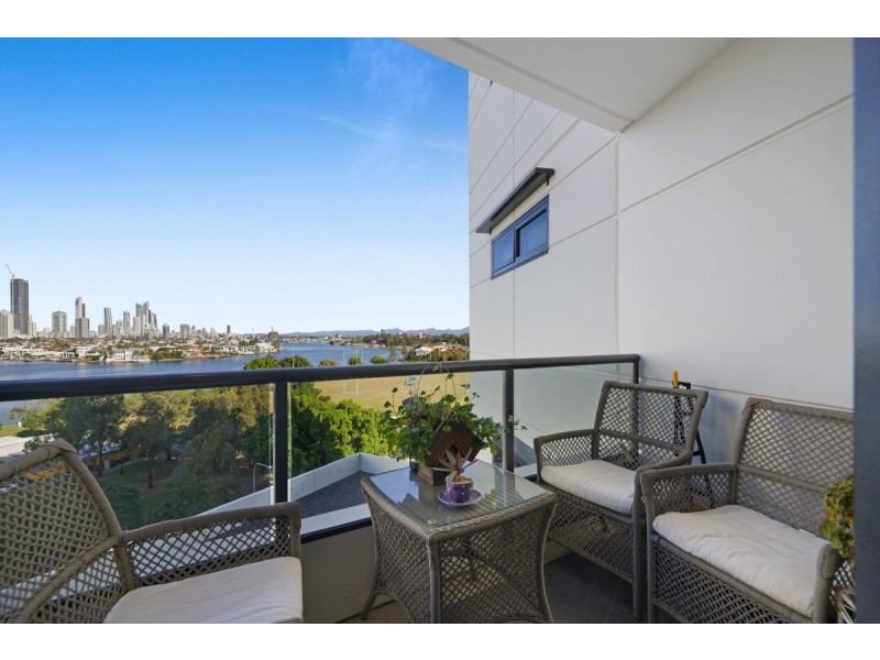 1104/2 Aqua Street, Southport QLD 4215