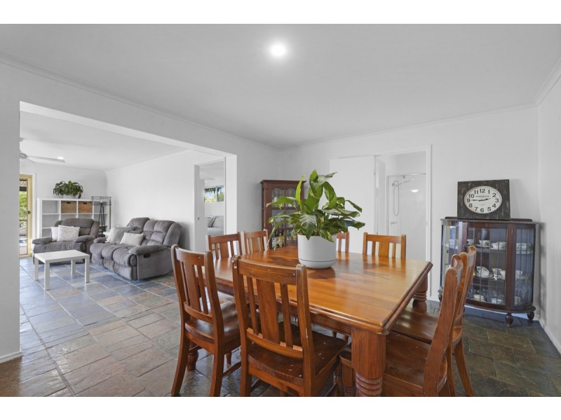 16 Palona Place, Ashmore QLD 4214